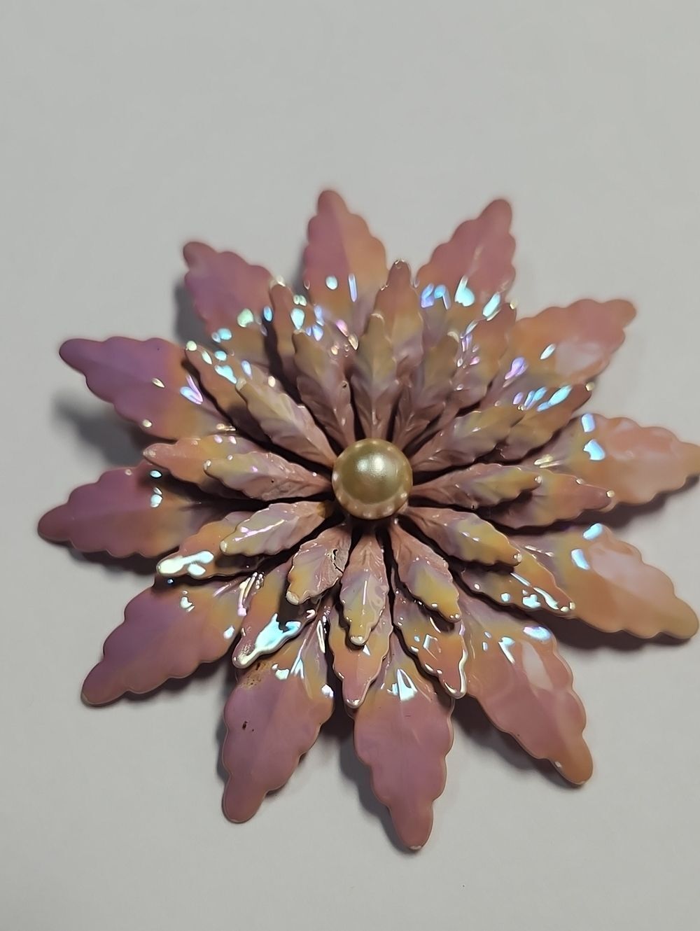 Vintageβ60's Snowflake Flower Enamel Pink & White Iridescent Faux Pearl Brooch